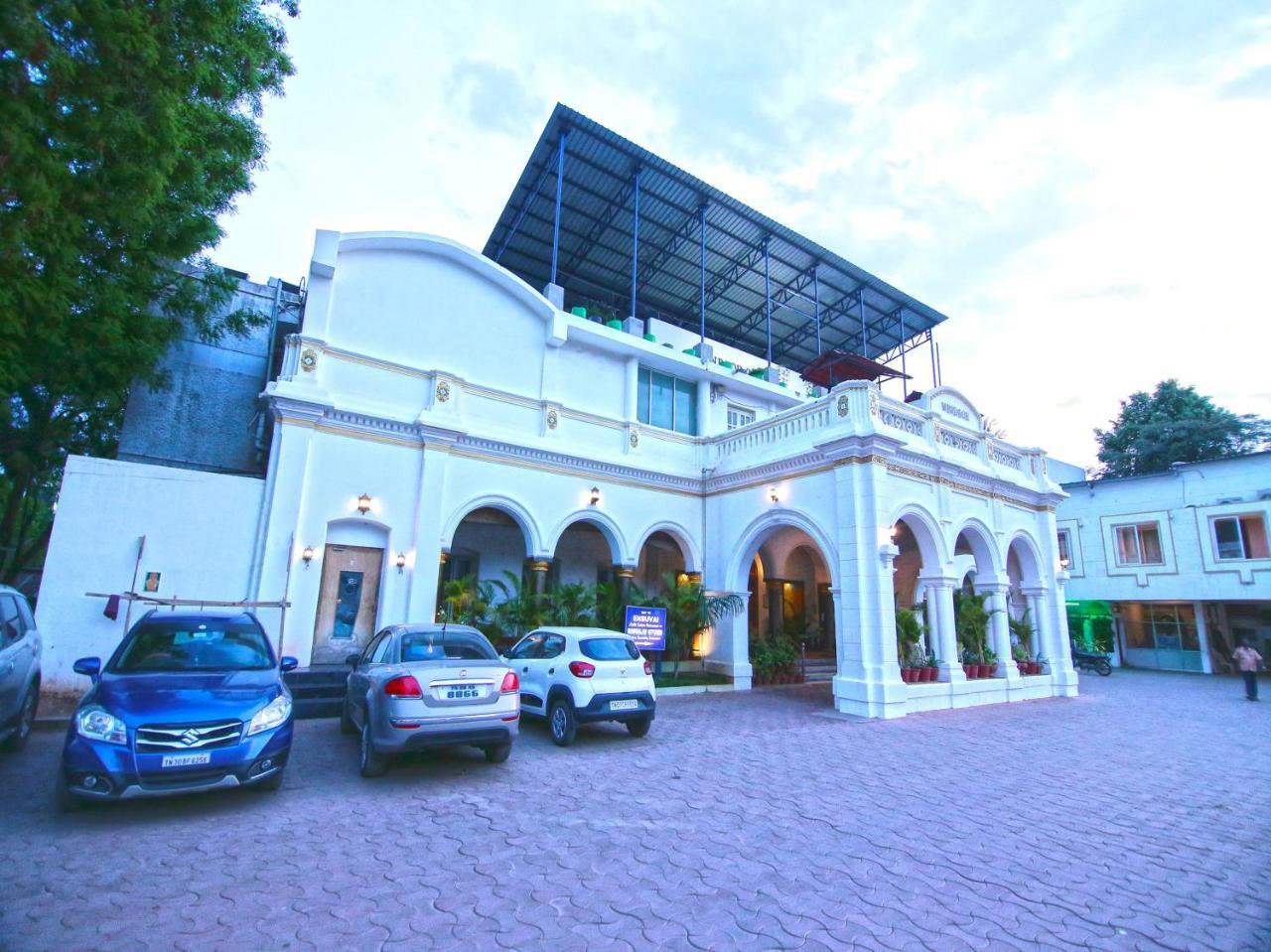 Hotel Windsor Castle Salem Exterior photo